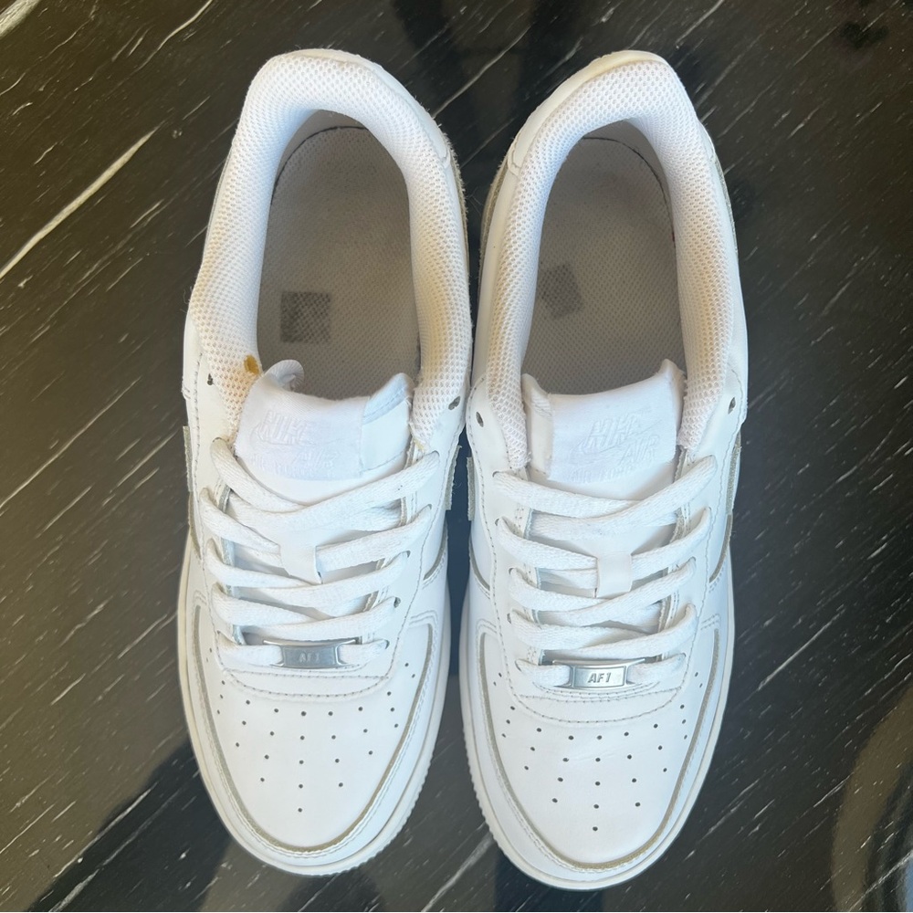 Nike Air Force 1 Low LE Triple White Size 7Y Youth (GS) DH2920-111 Sneakers - Picture 7 of 12
